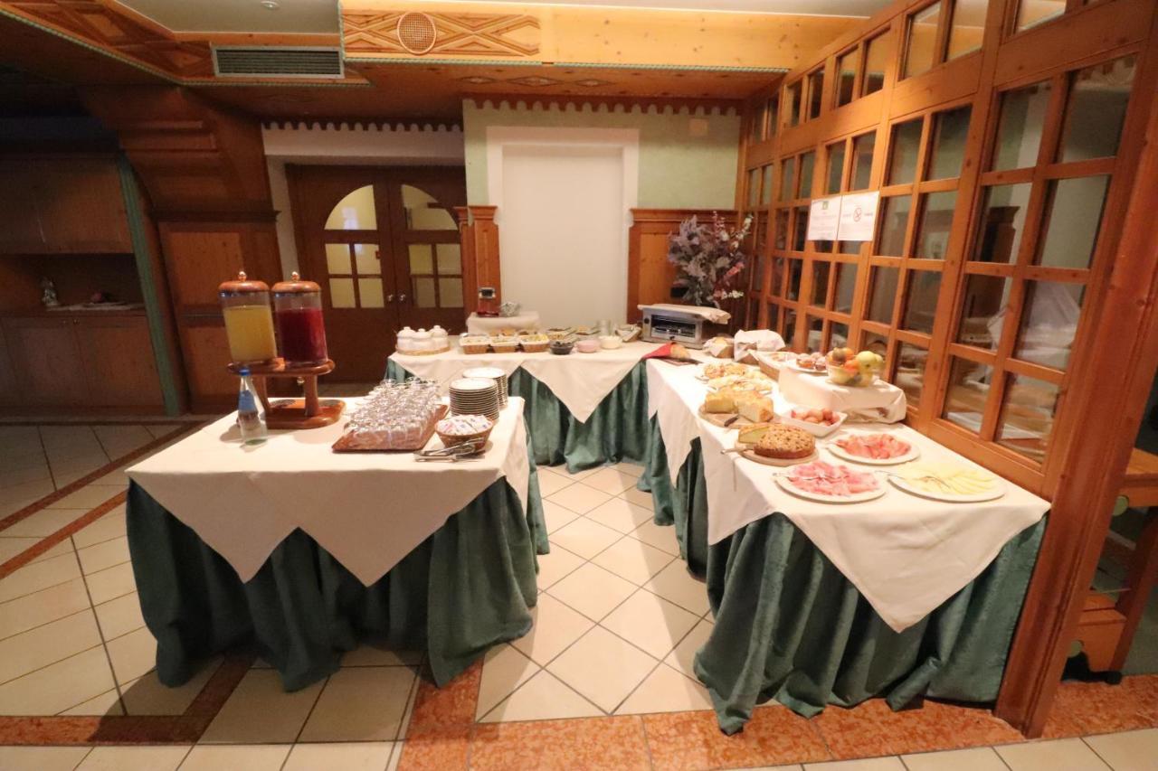 Alpen Garten Hotel Margherita 루모 외부 사진