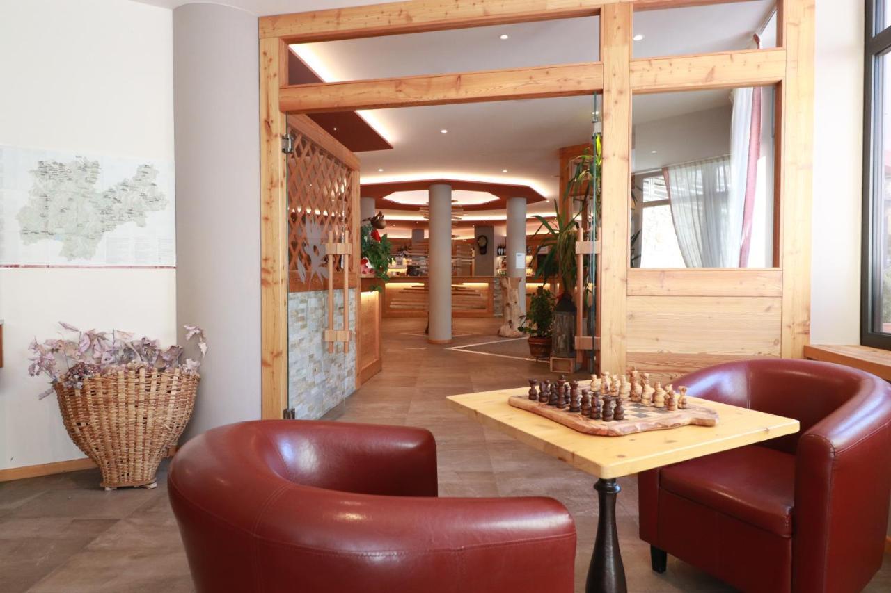 Alpen Garten Hotel Margherita 루모 외부 사진