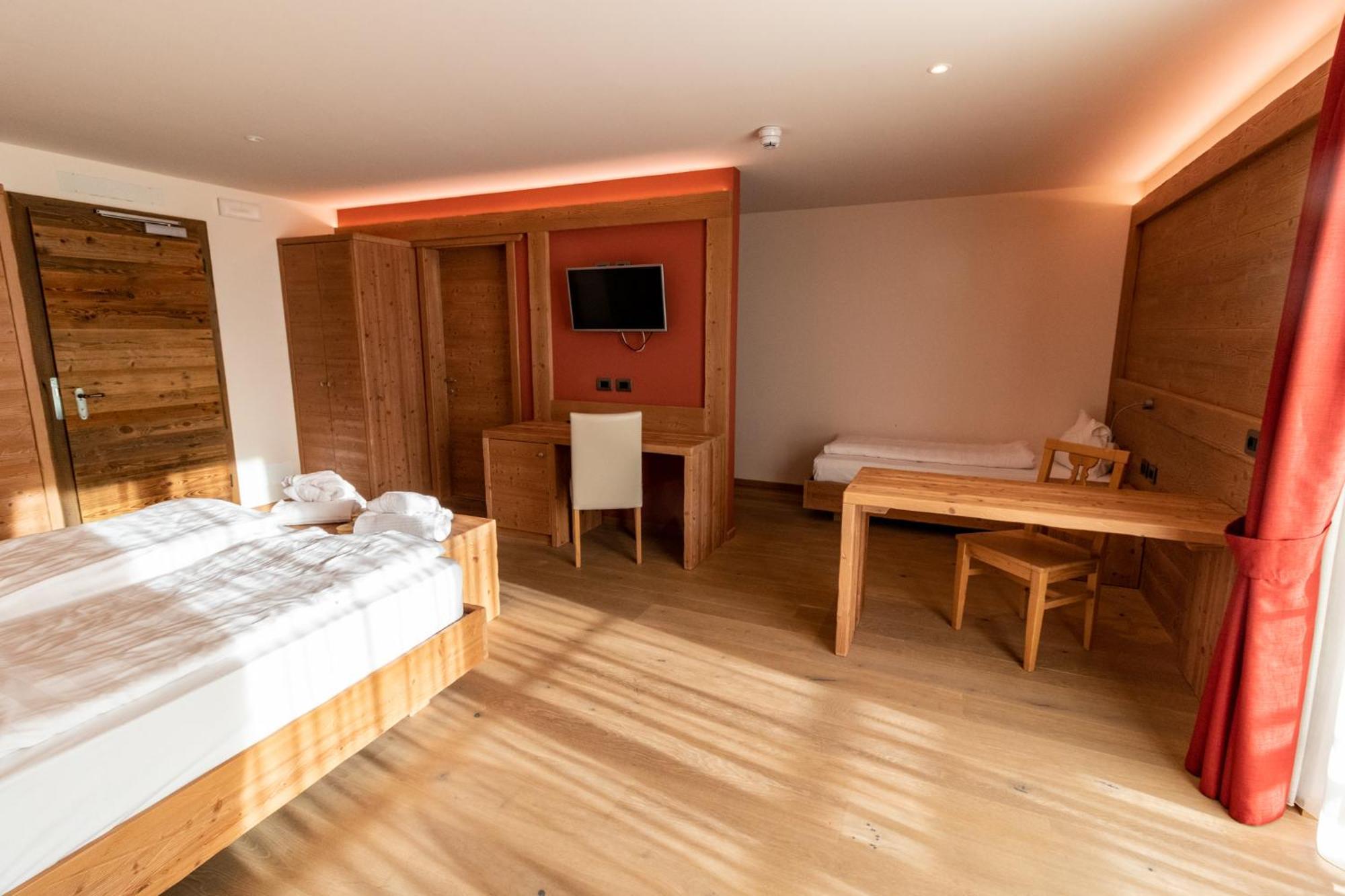 Alpen Garten Hotel Margherita 루모 외부 사진